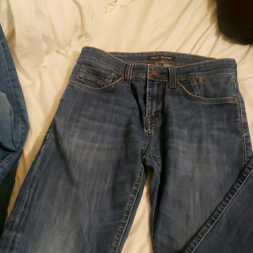 Jeans - Picture 1 of 3